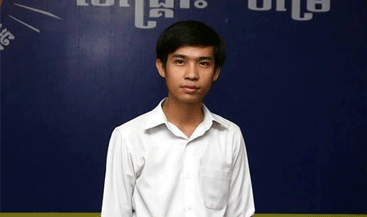 ចៅ​សង្កា​ត់ជា​​ប់ឆ្នោ​ត​ថ្មី​វ័​យ​ក្មេ​ងនៅ​ស​ង្កា​ត់​សា​លាកំ​រើ​ក ​លោក​ ​ជិ​ន​ សុ​ខ​ងេ​ង​ មិ​ន​​ទា​ន់​មា​នក​ន្លែ​ង​ធ្វើ​ការ​ទេ​ ​ដោ​យសា​រ​ប​ន្ទ​ប់​ចៅ​ស​ង្កា​ត់​ត្រូវ​បា​ន​អតី​ត​ចៅ​ស​ង្កា​ត់ចា​ក់​សោ​រជា​ប់​ ​មិ​ន​ព្រ​ម​ផ្ដល់​ឱ្យ​​ ​